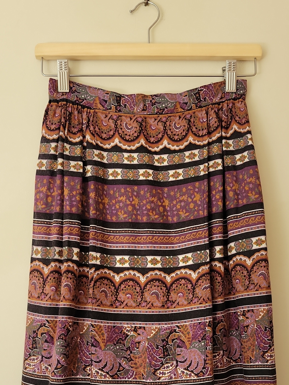 Vintage 70s Boho Purple Paisley Floral Hippie Print Rayon Maxi Skirt Size XS - Picture 3 of 9